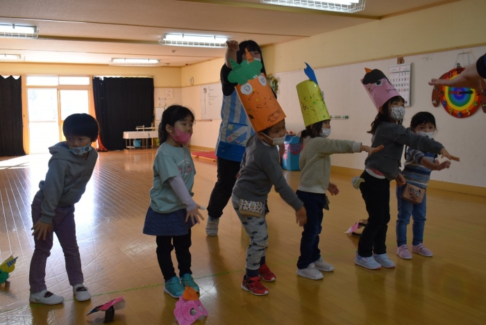 ♬オニは外～ 福は内～  ♪ 　この時は，振り付きで元気ハツラツ歌っている子ども達