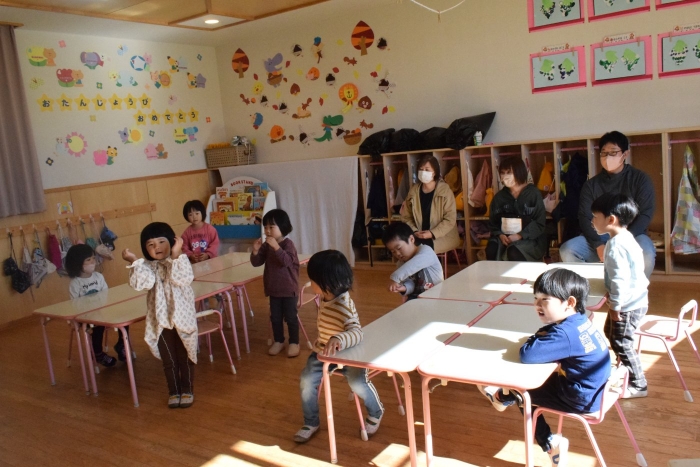 うめさんの朝の会の様子